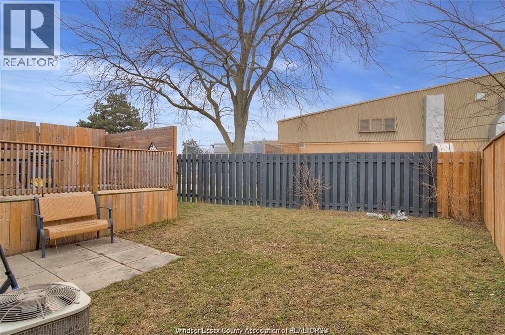 9940 FOREST GLADE COURT Image 24