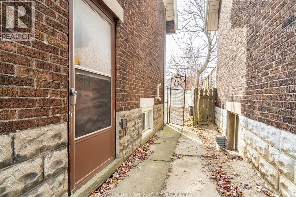 357 JOSEPHINE AVENUE Image 18