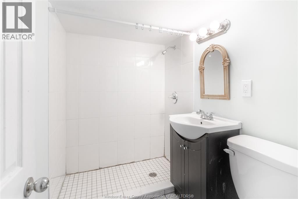 357 JOSEPHINE AVENUE Image 24