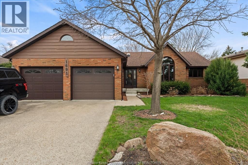 1691 MAPLEWOOD Image 1