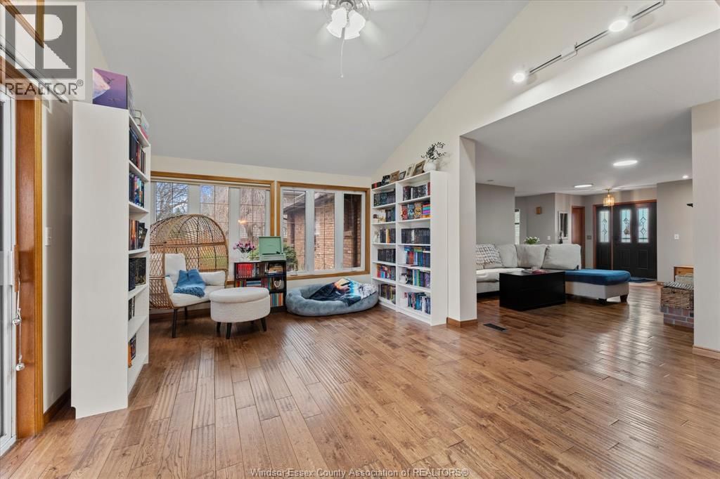 1691 MAPLEWOOD Image 10