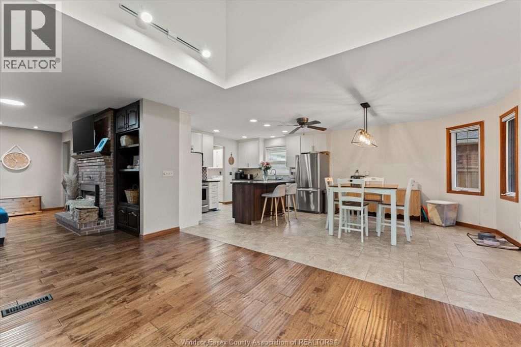 1691 MAPLEWOOD Image 11