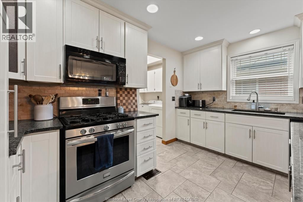 1691 MAPLEWOOD Image 16