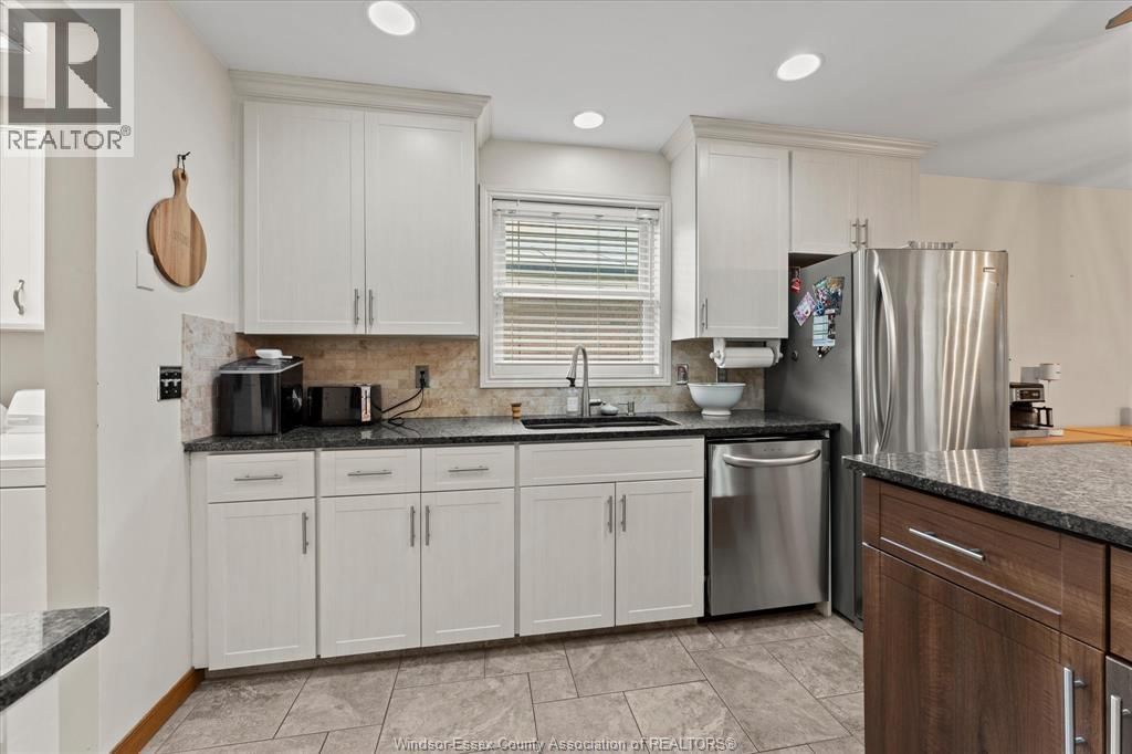 1691 MAPLEWOOD Image 18