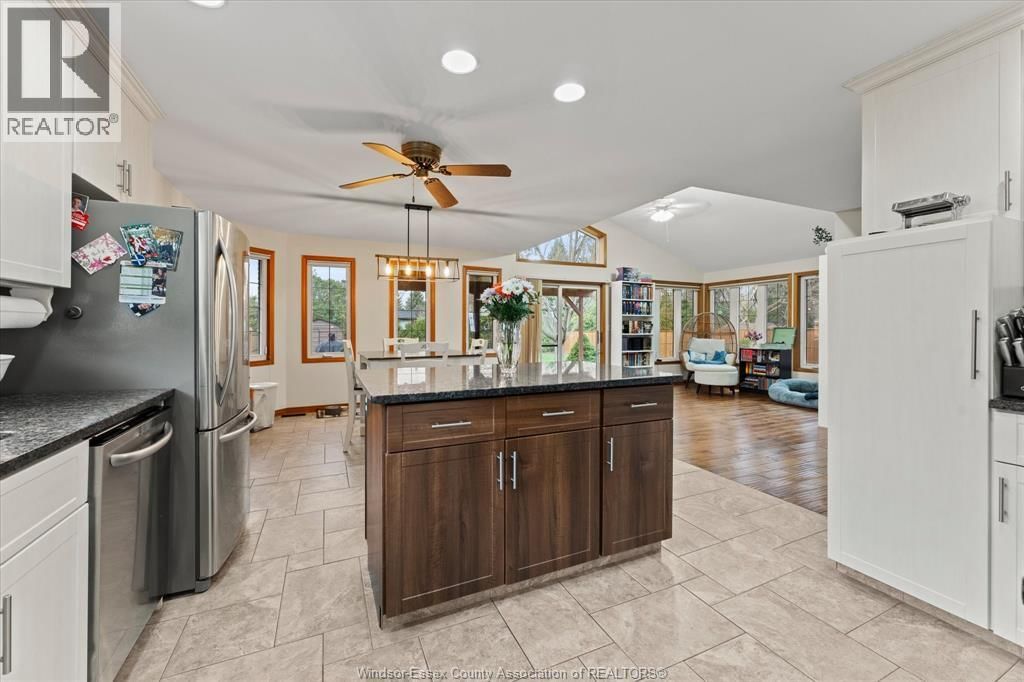 1691 MAPLEWOOD Image 19