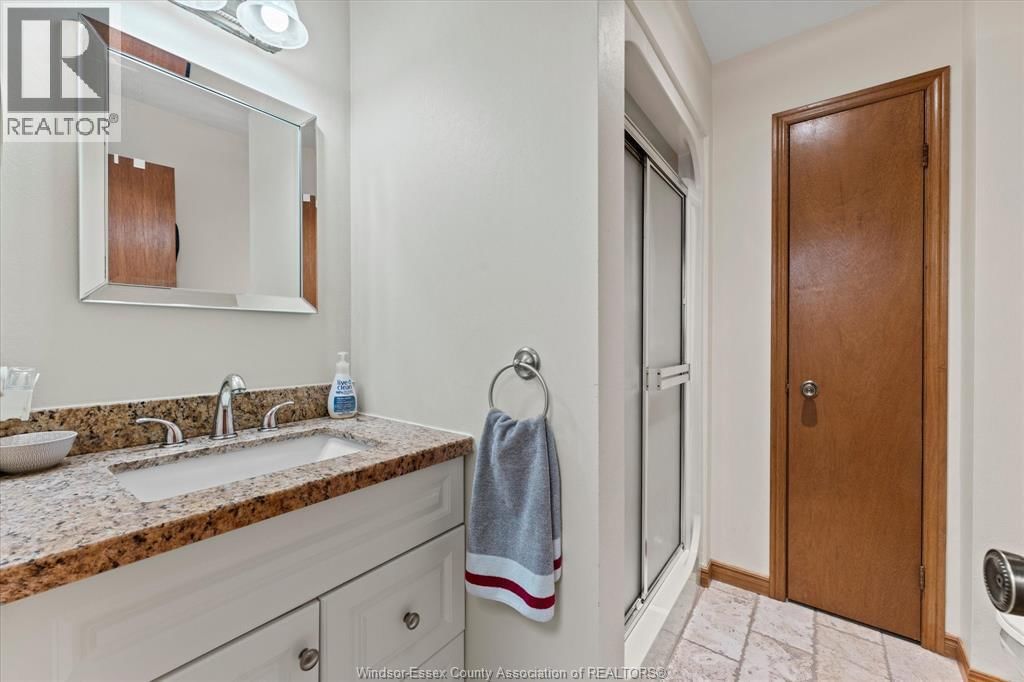 1691 MAPLEWOOD Image 20