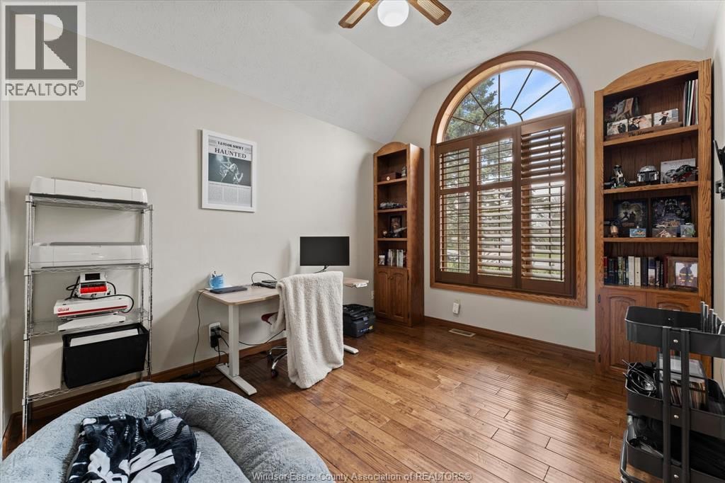 1691 MAPLEWOOD Image 26