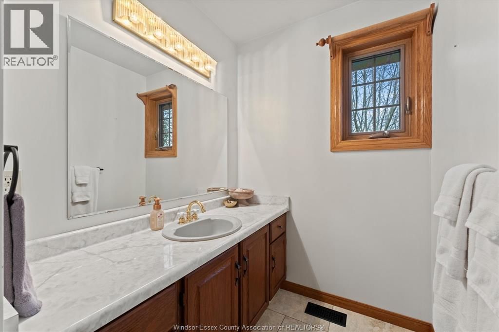 1691 MAPLEWOOD Image 27