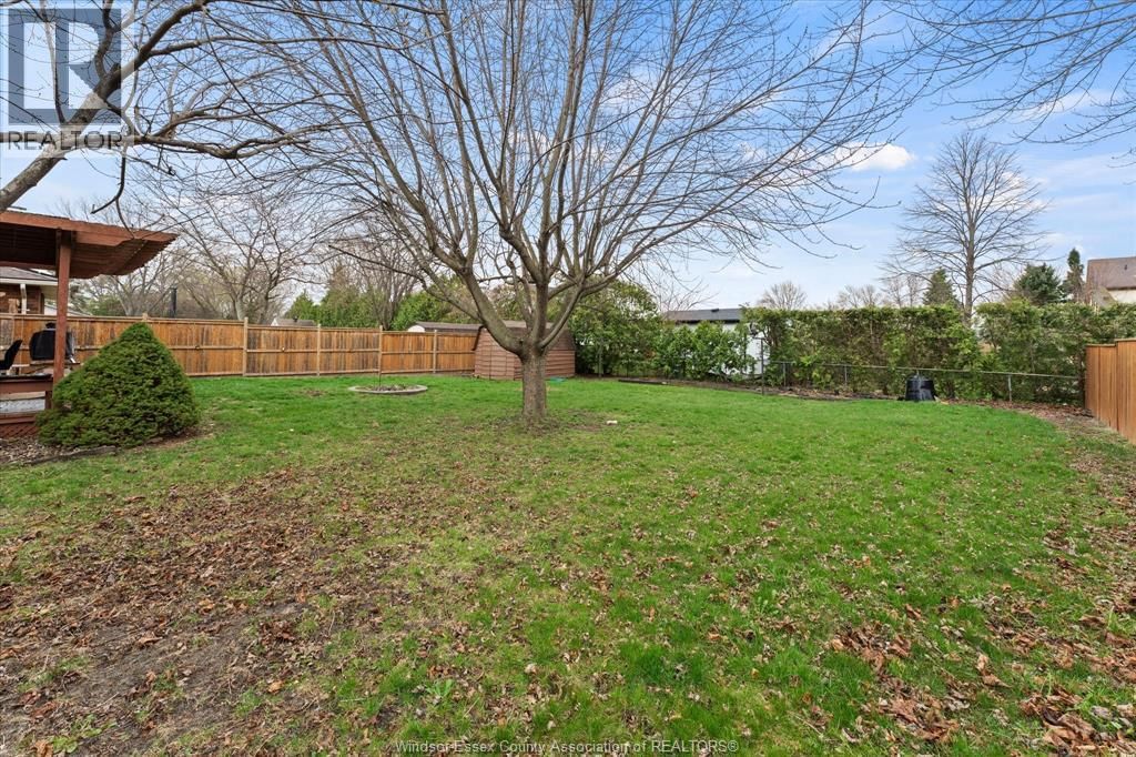 1691 MAPLEWOOD Image 30