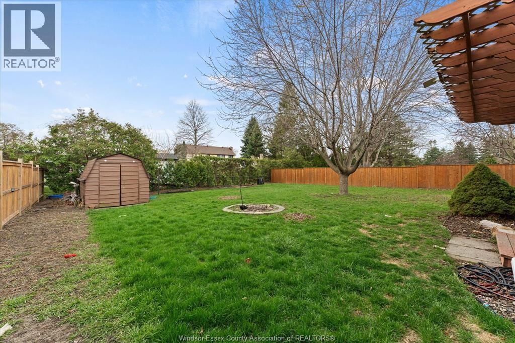 1691 MAPLEWOOD Image 31