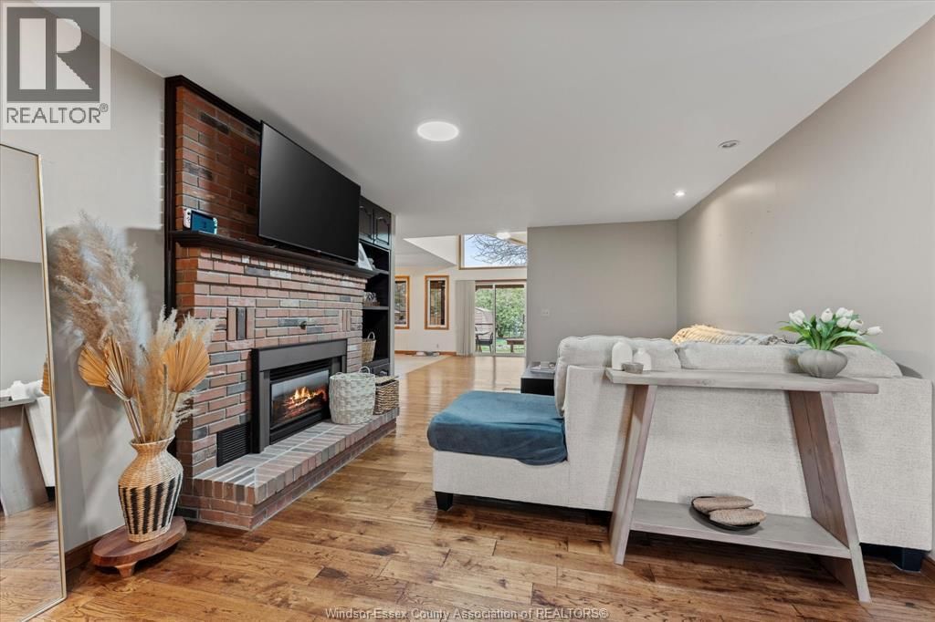 1691 MAPLEWOOD Image 6