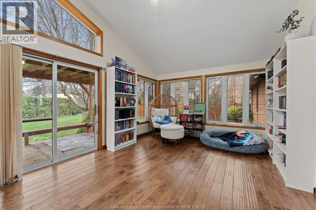 1691 MAPLEWOOD Image 9