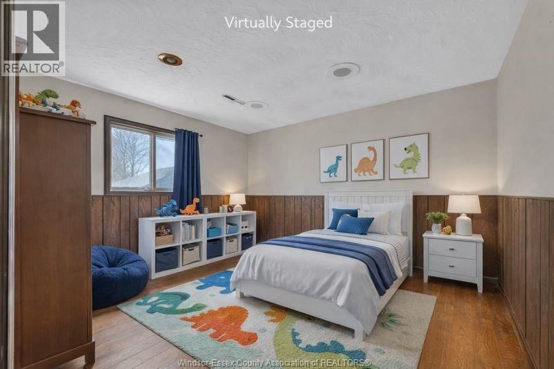 2880 ST. CLAIR AVENUE Image 18