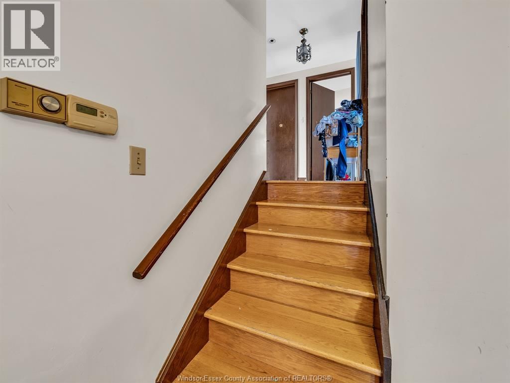 2880 ST. CLAIR AVENUE Image 5