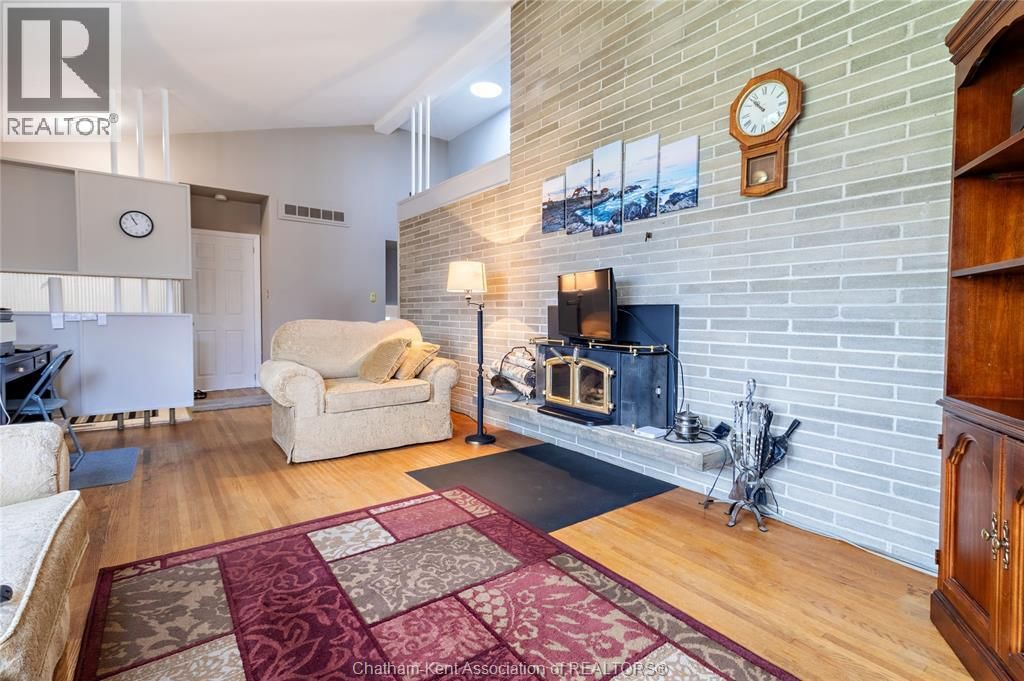 32 MAPLE STREET Image 10