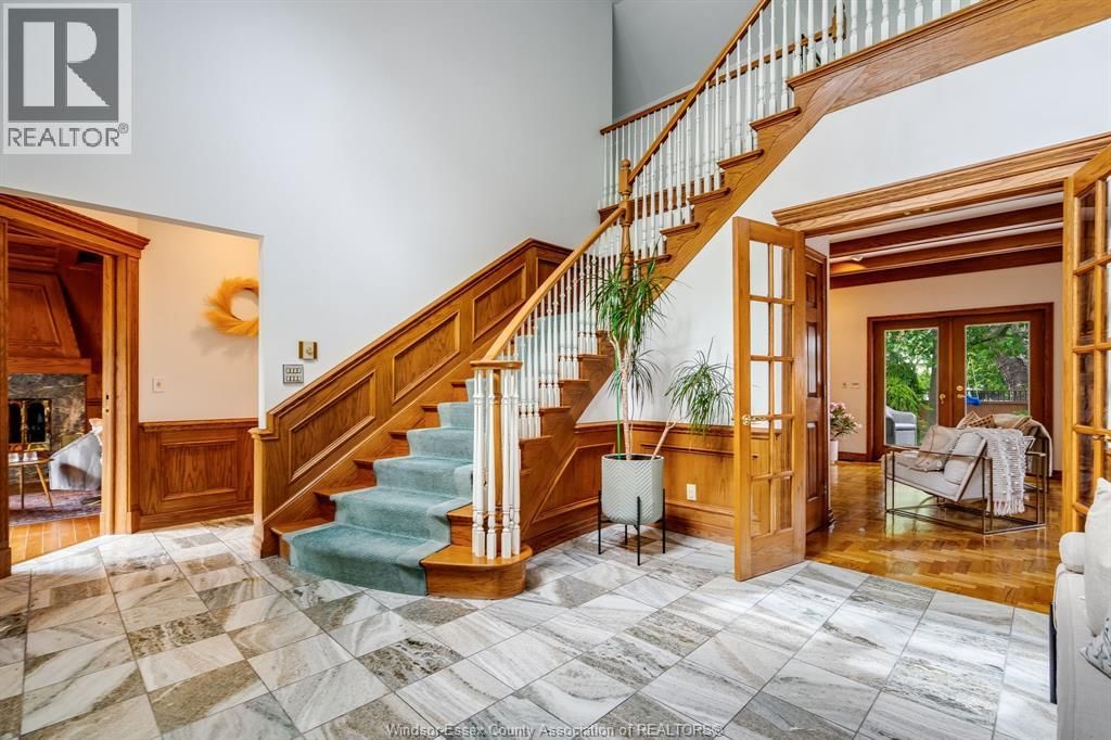 323 TALBOT STREET SOUTH Image 11