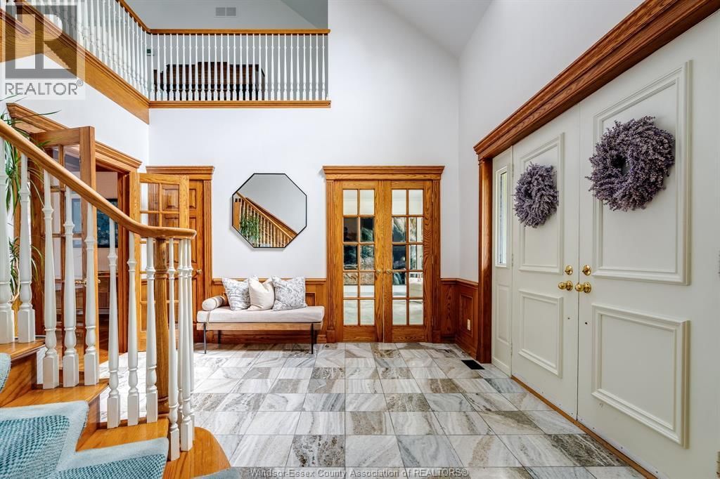 323 TALBOT STREET SOUTH Image 12