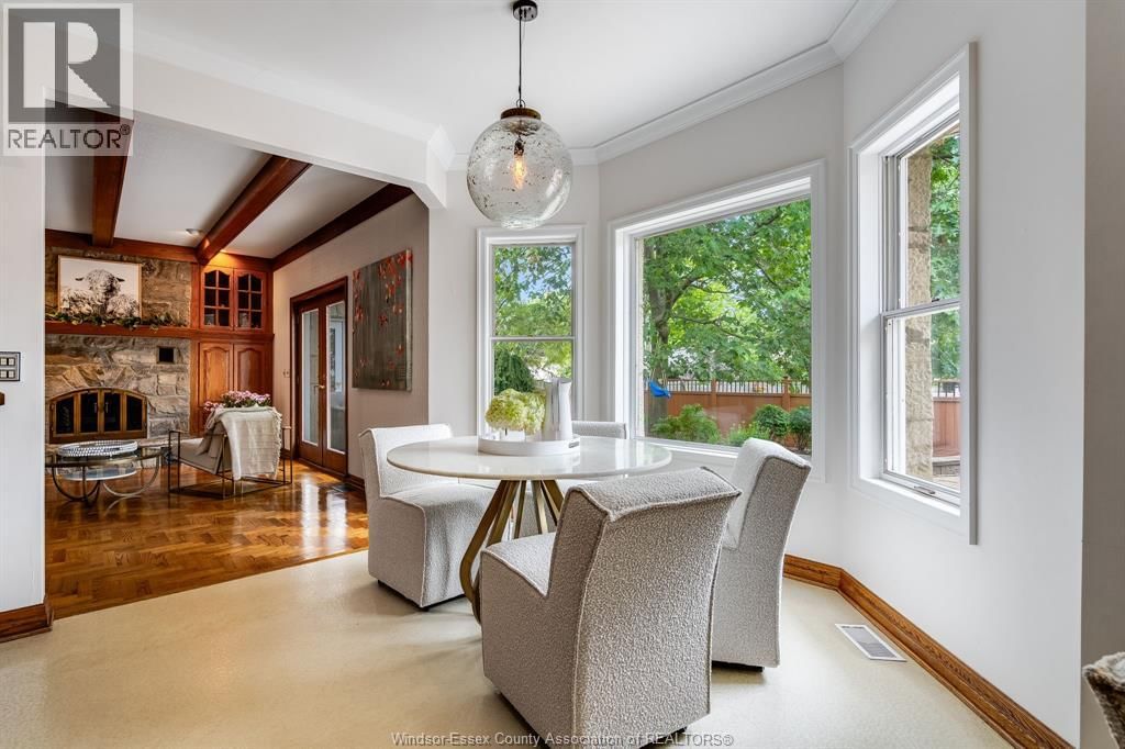 323 TALBOT STREET SOUTH Image 21