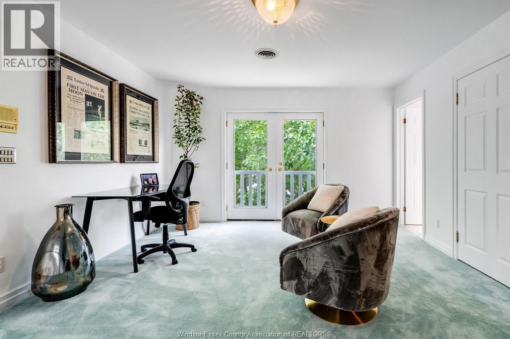 323 TALBOT STREET SOUTH Image 33