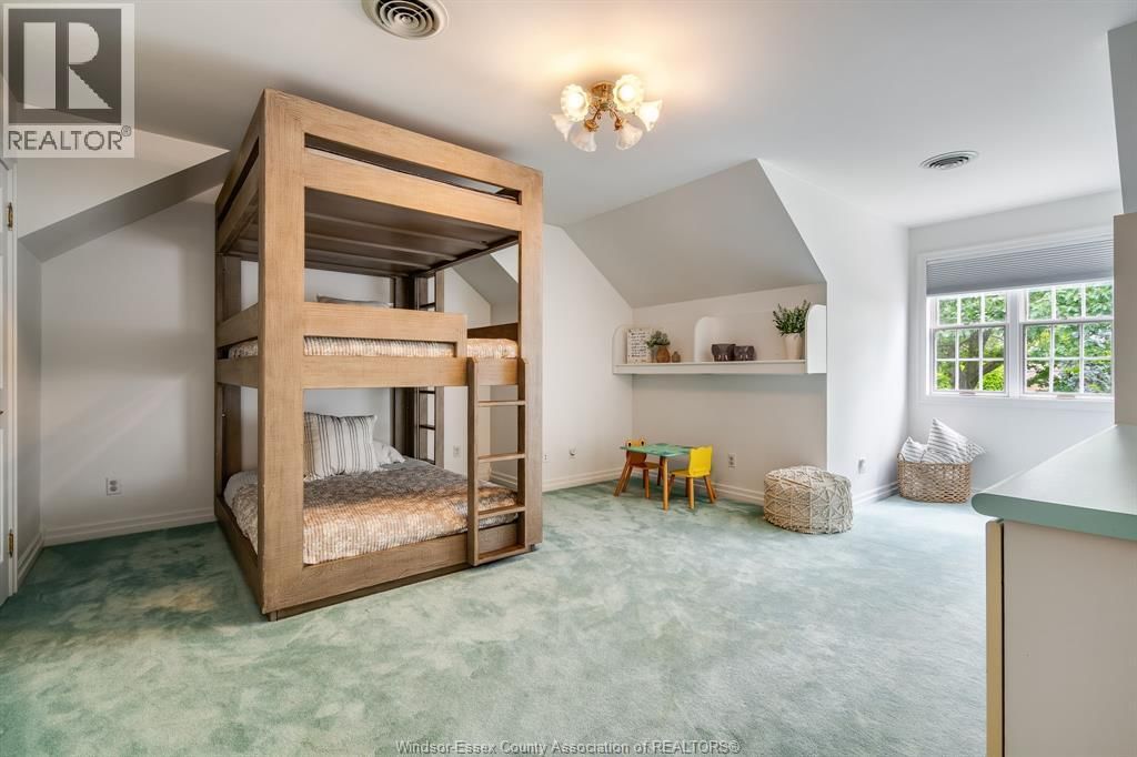 323 TALBOT STREET SOUTH Image 34