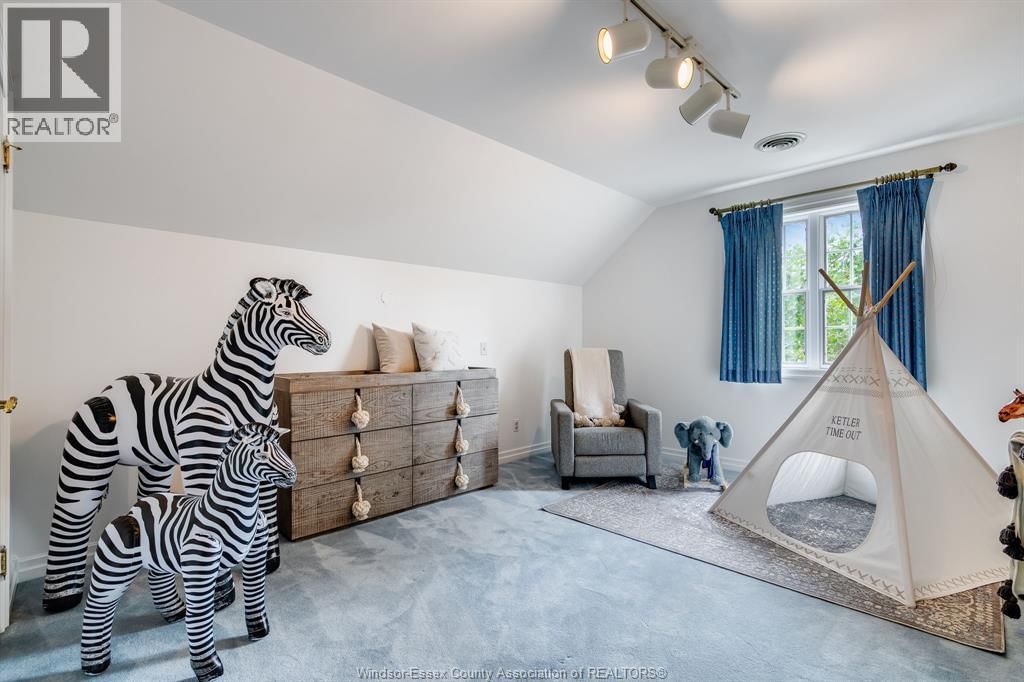 323 TALBOT STREET SOUTH Image 37