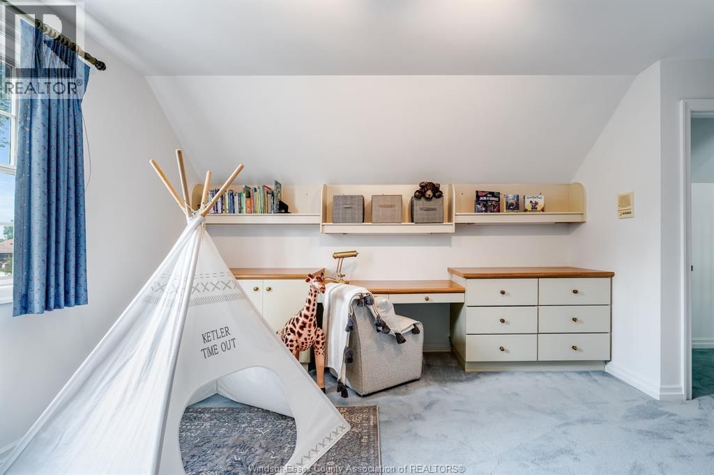 323 TALBOT STREET SOUTH Image 38