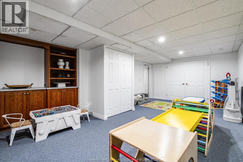 323 TALBOT STREET SOUTH Image 40