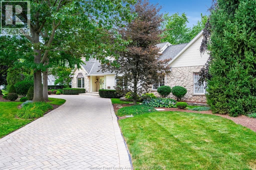 323 TALBOT STREET SOUTH Image 43