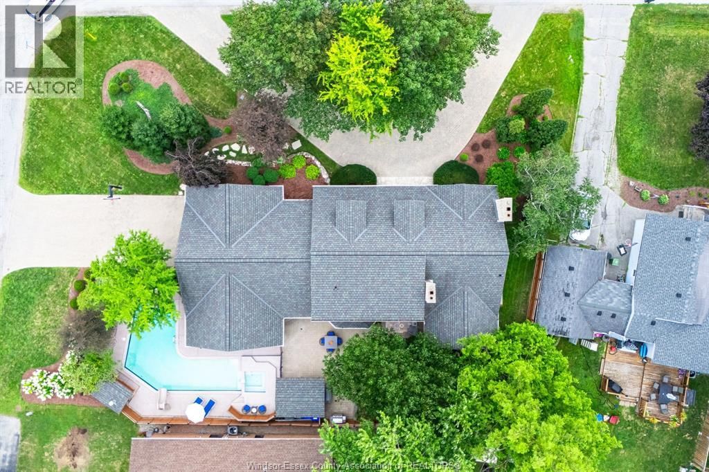 323 TALBOT STREET SOUTH Image 49