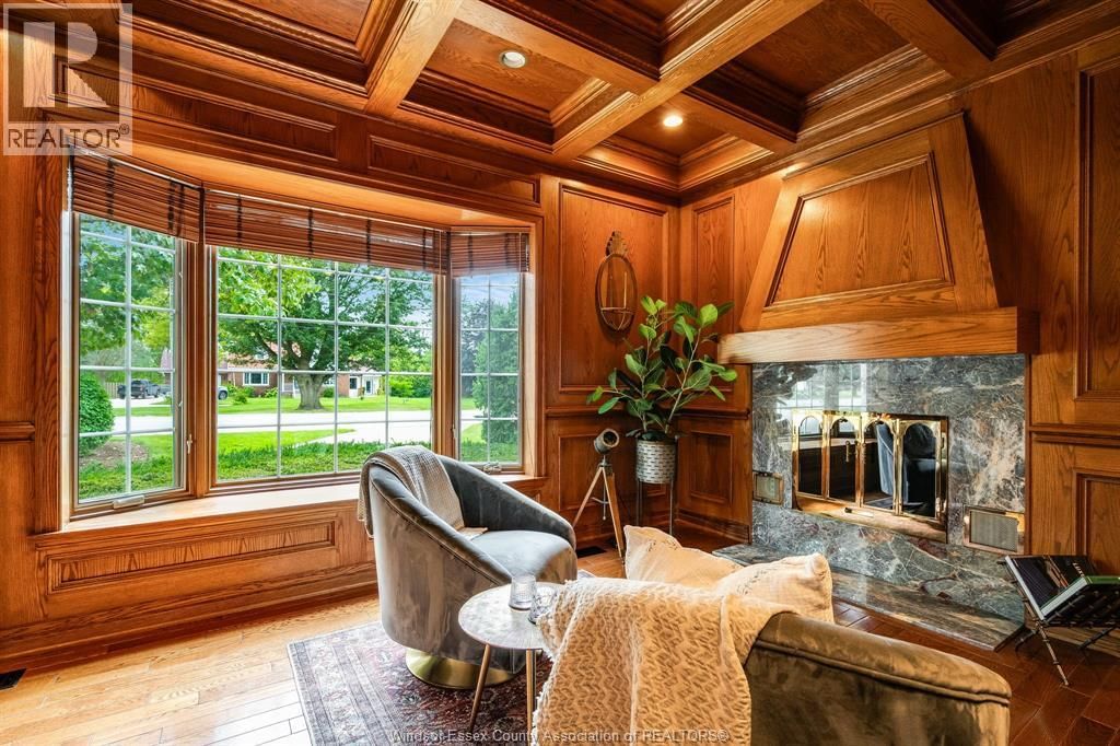 323 TALBOT STREET SOUTH Image 6