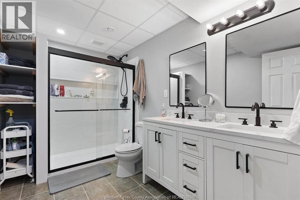 121 MEDITERRANEAN AVENUE Image 19