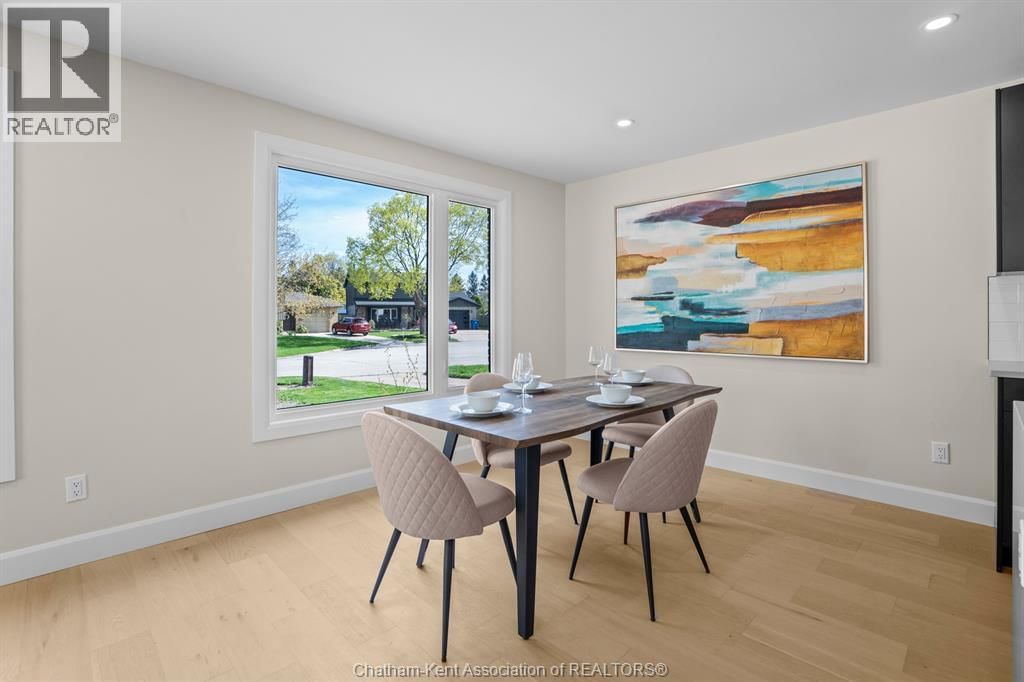 3 ACADEMY CRESCENT Image 10