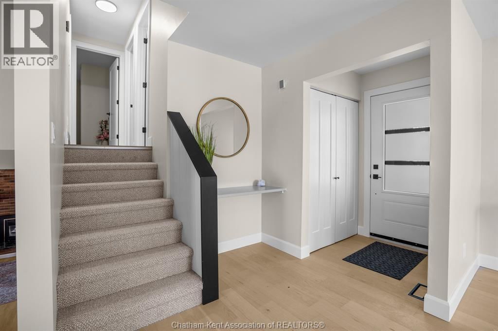 3 ACADEMY CRESCENT Image 11