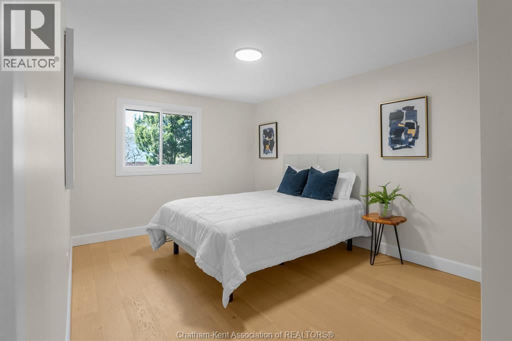 3 ACADEMY CRESCENT Image 17