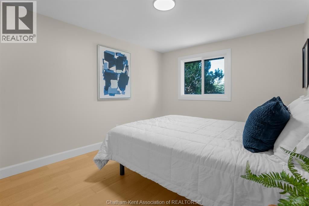 3 ACADEMY CRESCENT Image 18