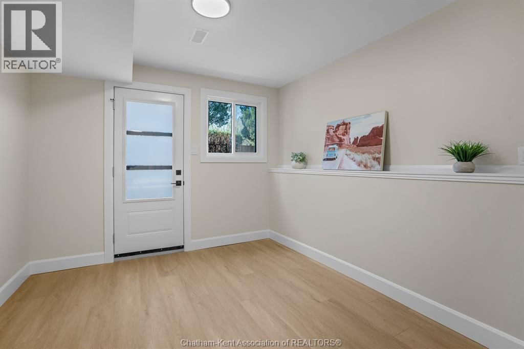 3 ACADEMY CRESCENT Image 24