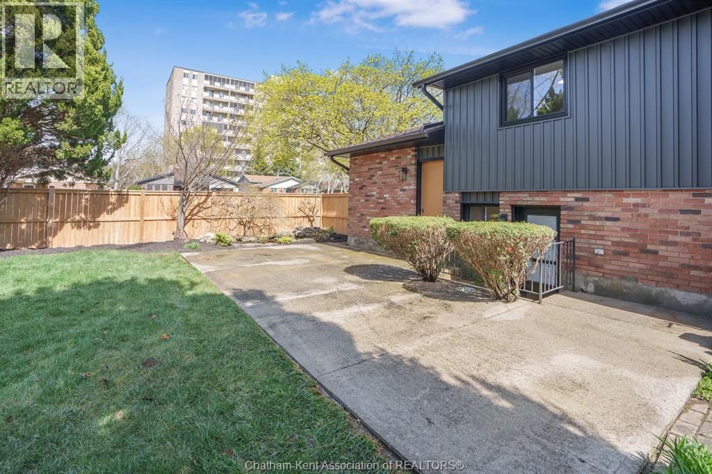 3 ACADEMY CRESCENT Image 34