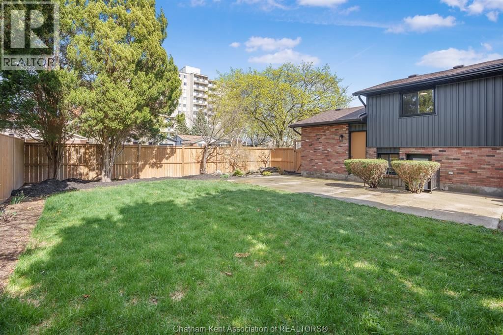 3 ACADEMY CRESCENT Image 35