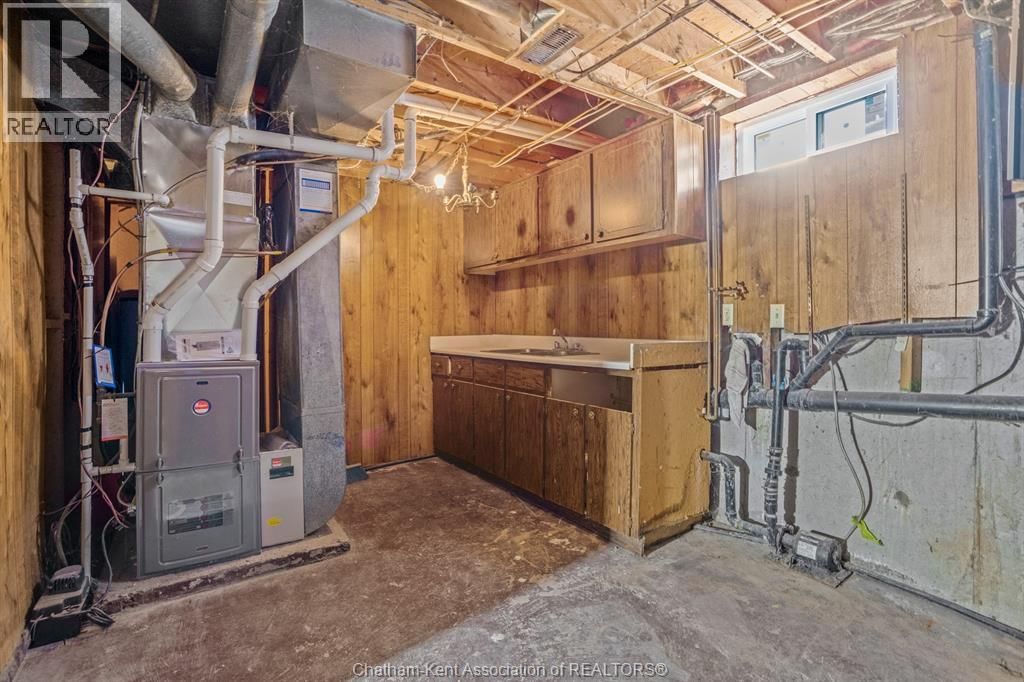 3 ACADEMY CRESCENT Image 37