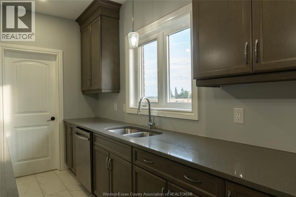 74 DUNDEE DRIVE Image 12