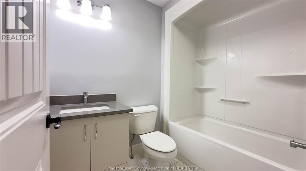 74 DUNDEE DRIVE Image 19