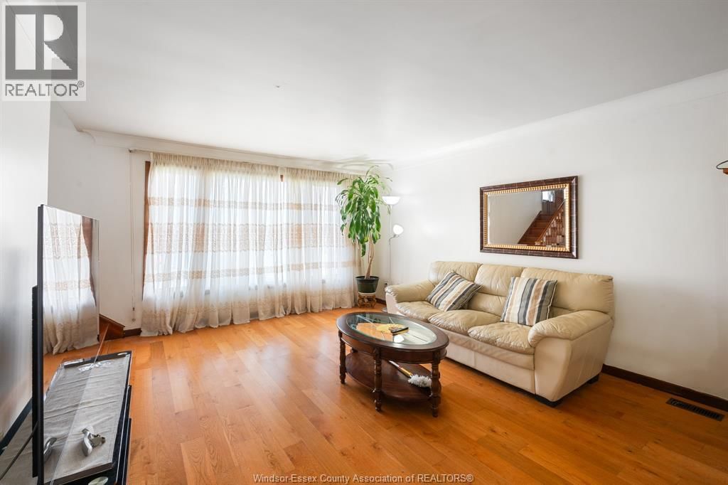 2563 ROSSINI BOULEVARD Image 17