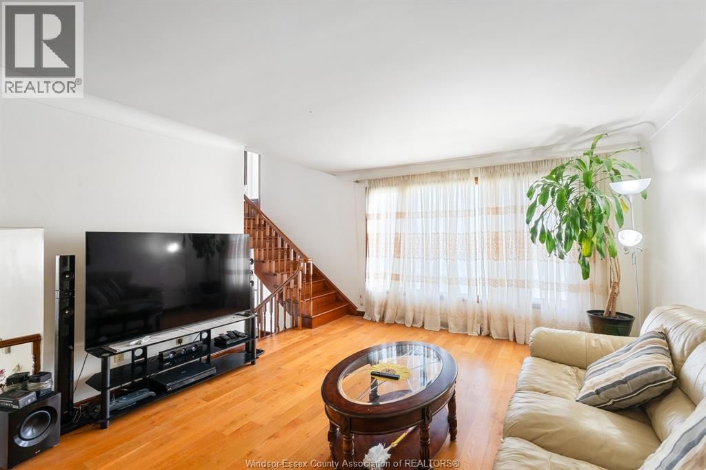 2563 ROSSINI BOULEVARD Image 18