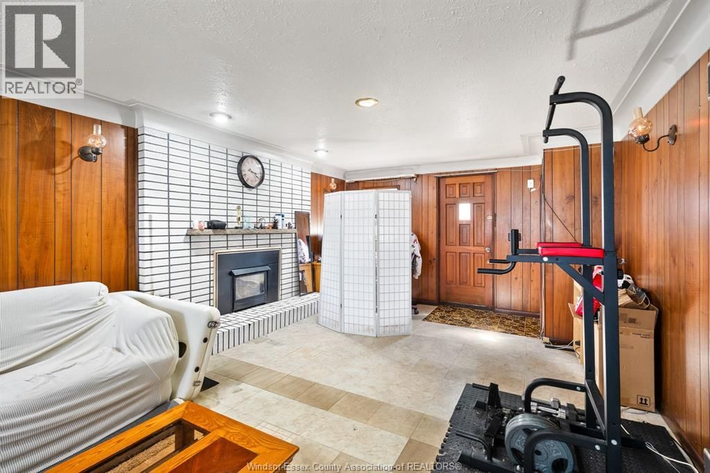 2563 ROSSINI BOULEVARD Image 28