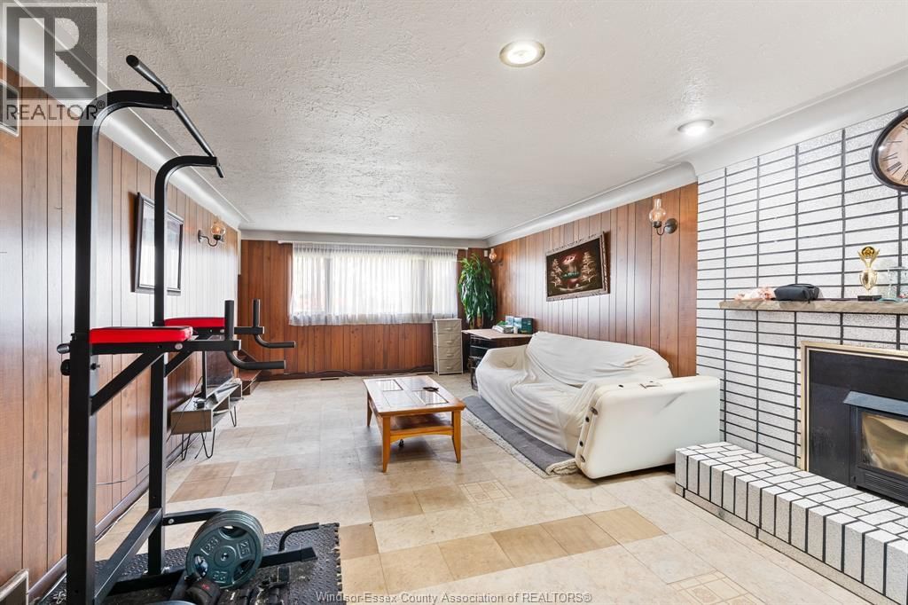 2563 ROSSINI BOULEVARD Image 29