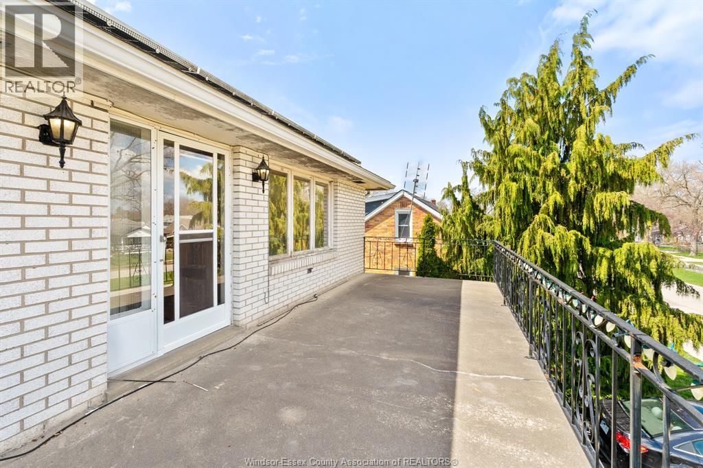 2563 ROSSINI BOULEVARD Image 7