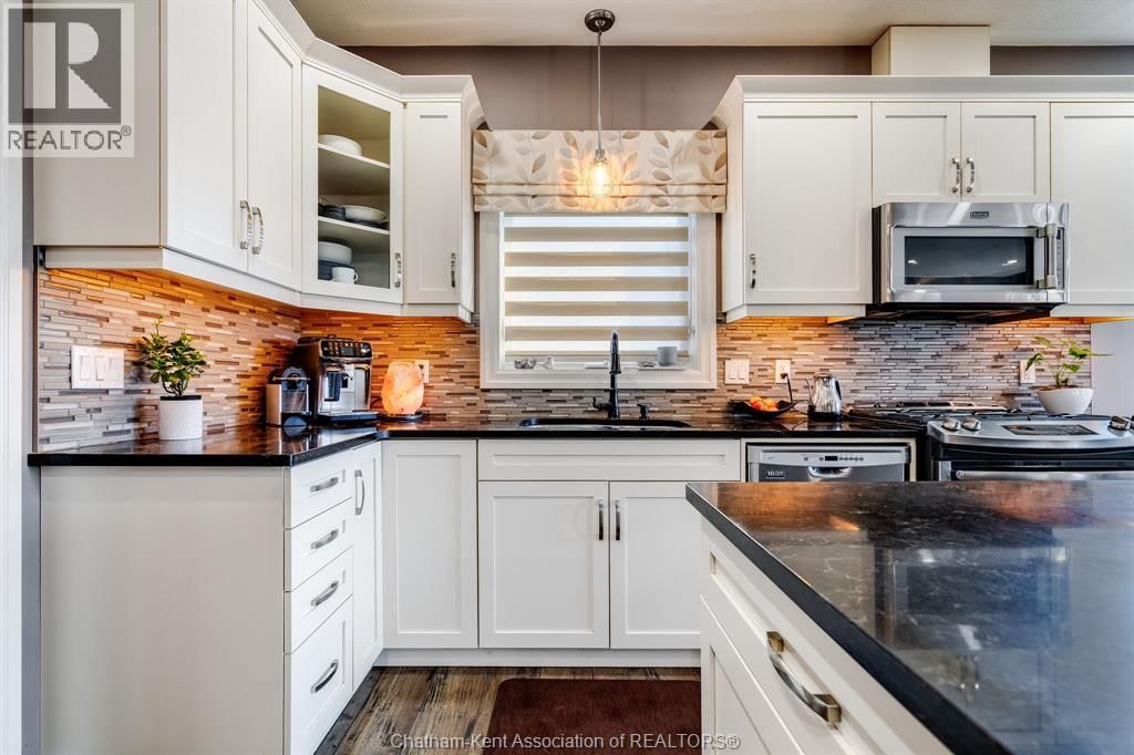 42 LANZ BOULEVARD Image 10