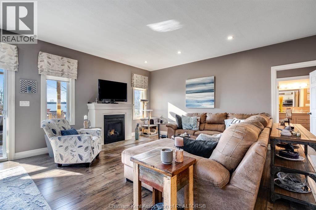 42 LANZ BOULEVARD Image 11