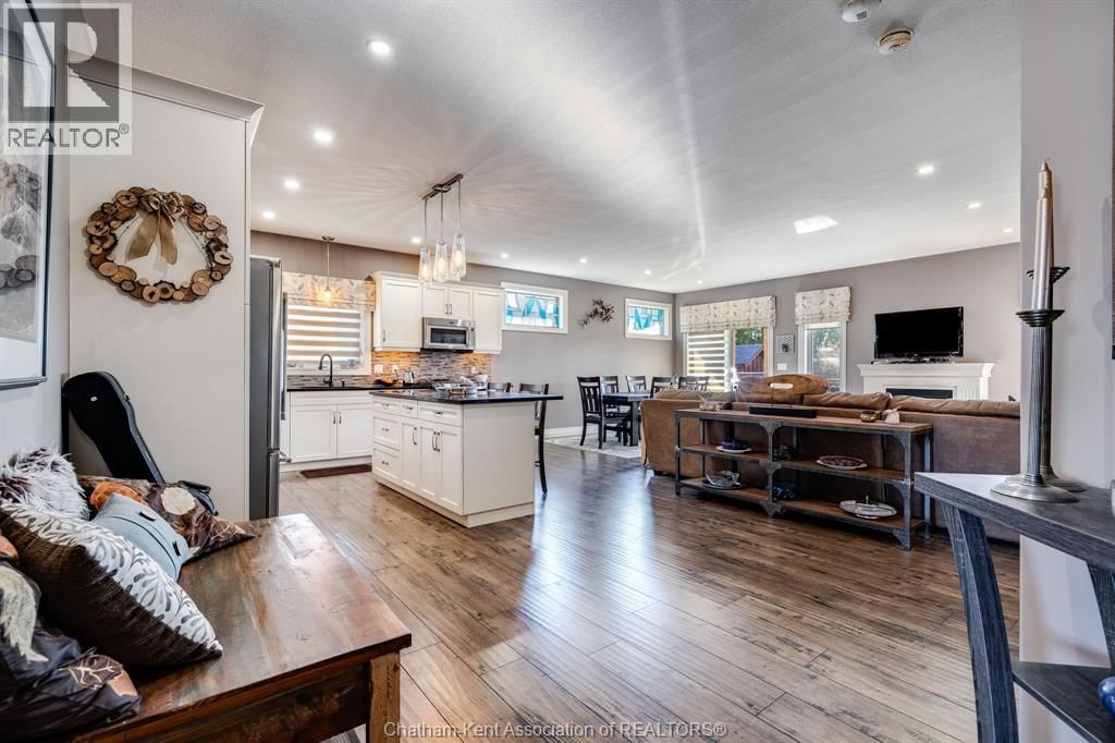 42 LANZ BOULEVARD Image 2