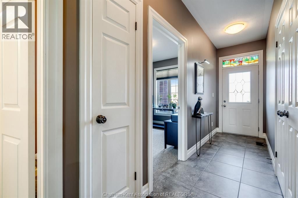 42 LANZ BOULEVARD Image 24